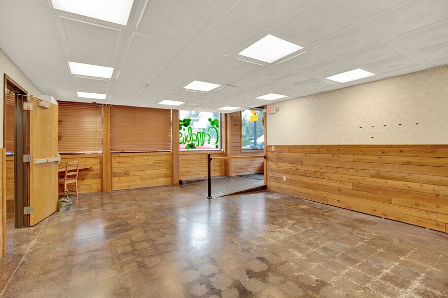 More Photos Of 222 Molalla Ave, Oregon City Storefront Retail Office For Sale