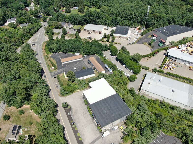 More Photos Of 950 Chestnut St, Franklin Showroom For Sale