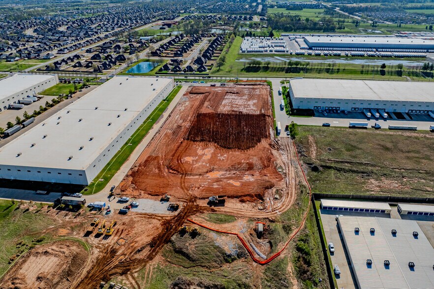 More Photos Of 5100 SW Regional Airport Blvd, Bentonville Warehouse For Lease