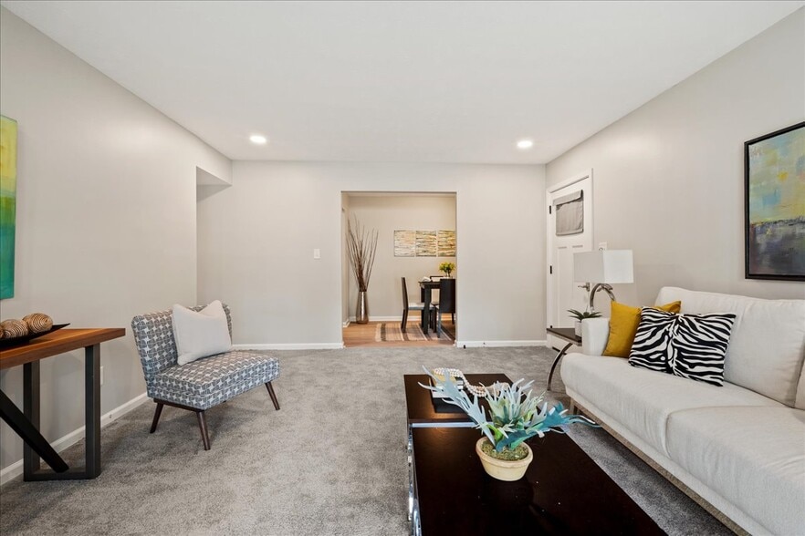 More Photos Of 1701 Hawthorne Ave, College Park Apartments For Sale
