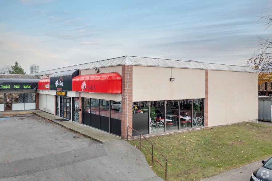 More Photos Of 5900-5912 Kingsway, Burnaby Service Station For Lease
