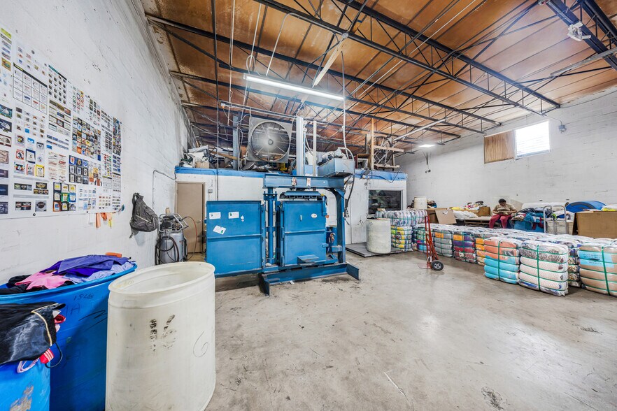 More Photos Of 1085-1089 E 27th St, Hialeah Warehouse For Lease