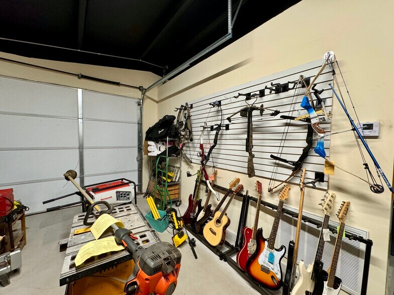 More Photos Of 300 W Broadway St, Morrilton Storefront For Sale