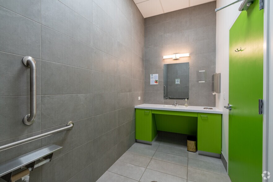 More Photos Of 4609-4637 Poplar Ave, Memphis Unknown For Sale