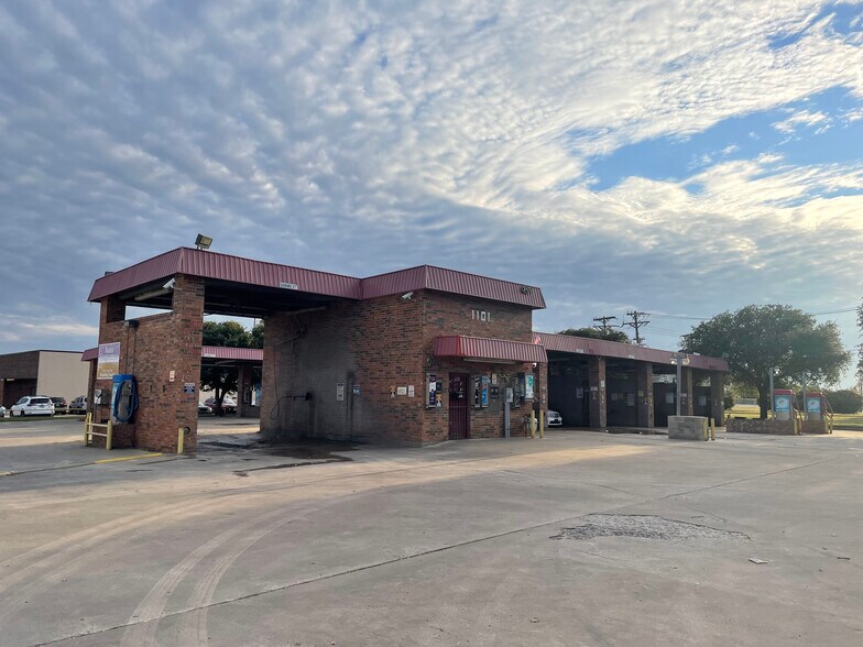 More Photos Of 1101 Yellow Jacket Ln, Rockwall Carwash For Sale