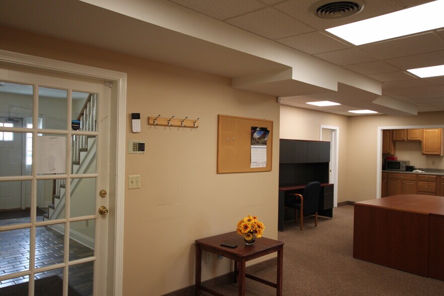 More Photos Of 300 W Main St, Northborough Unknown For Sale