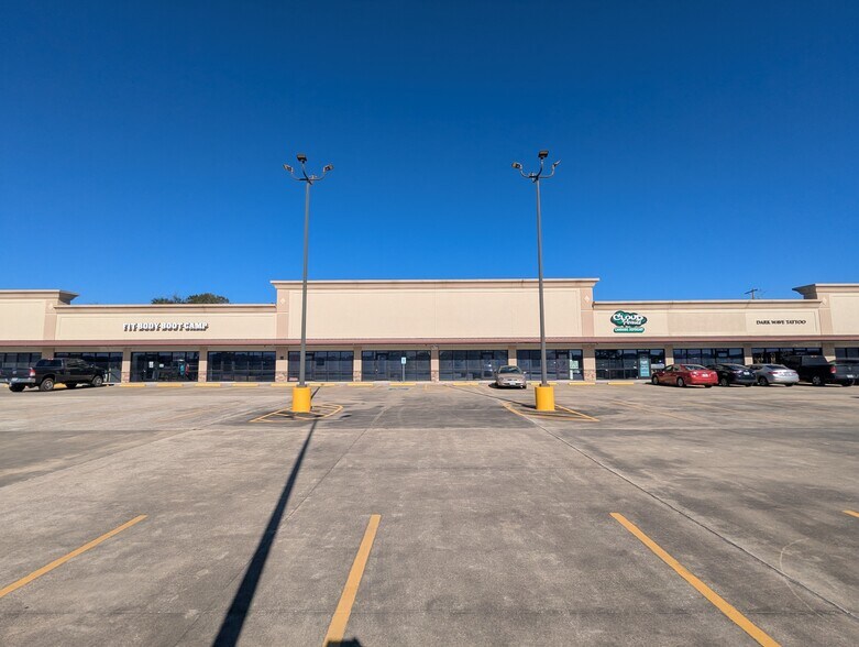 More Photos Of 421 S Memorial Fwy, Nederland Unknown For Lease