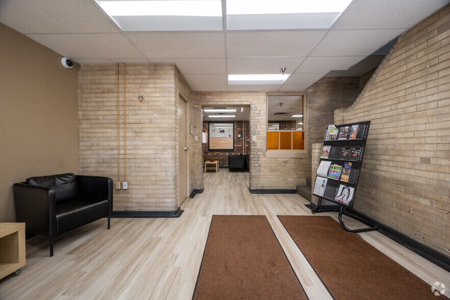 More Photos Of 3532 Franklin St, Denver Office For Lease