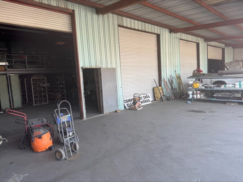 More Photos Of 521 E D St, Wilmington Warehouse For Sale