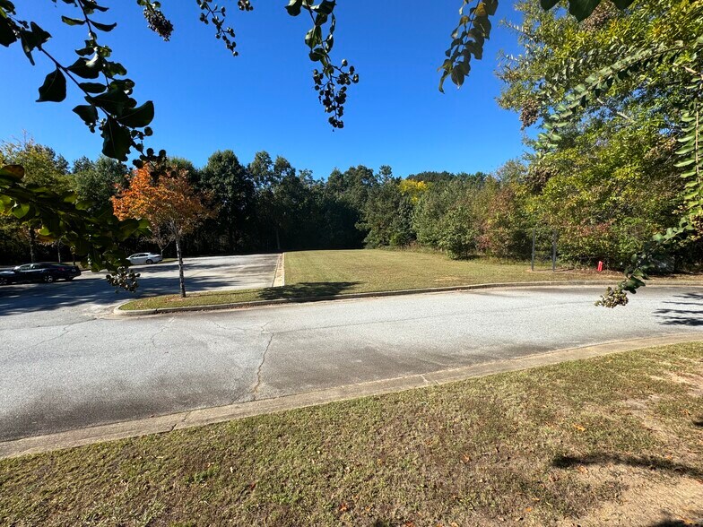 More Photos Of 1263 Commercial Dr, Conyers Land For Sale