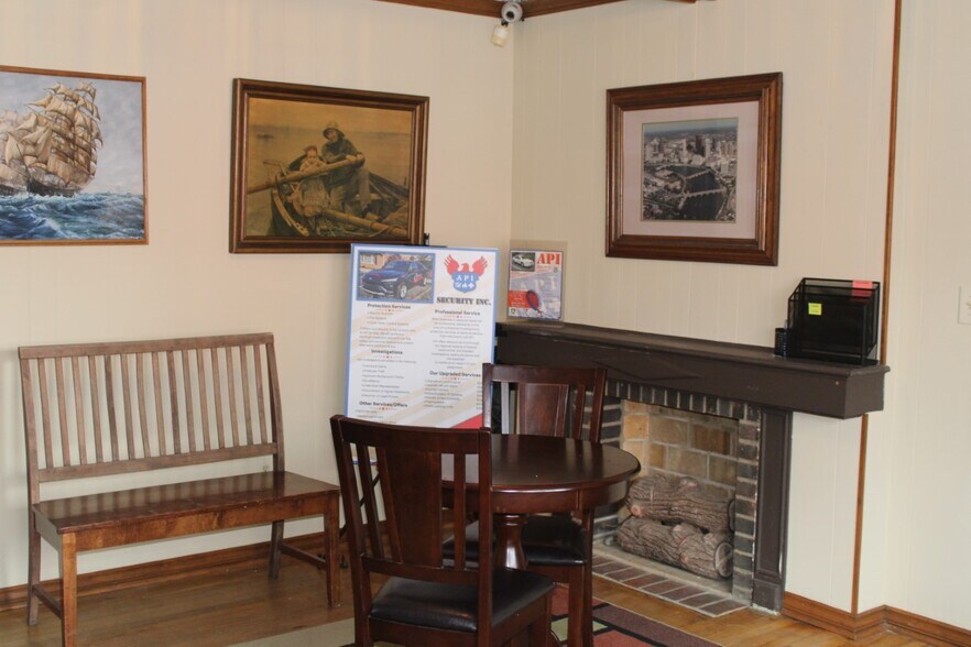 More Photos Of 867 High St, Worthington Office For Lease
