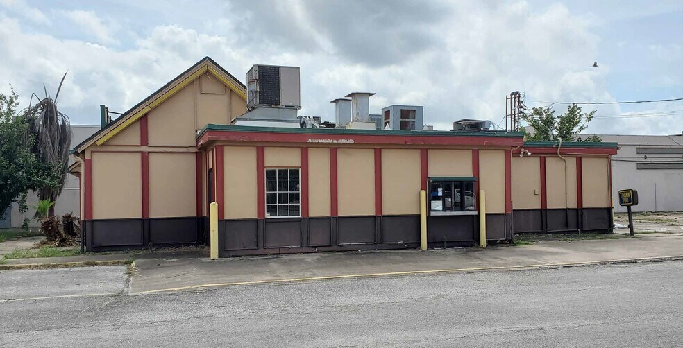 More Photos Of 7810 Bellfort Rd, Houston Restaurant For Lease
