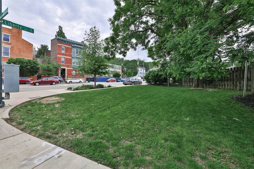 More Photos Of 1420 Sycamore St, Cincinnati Office For Sale