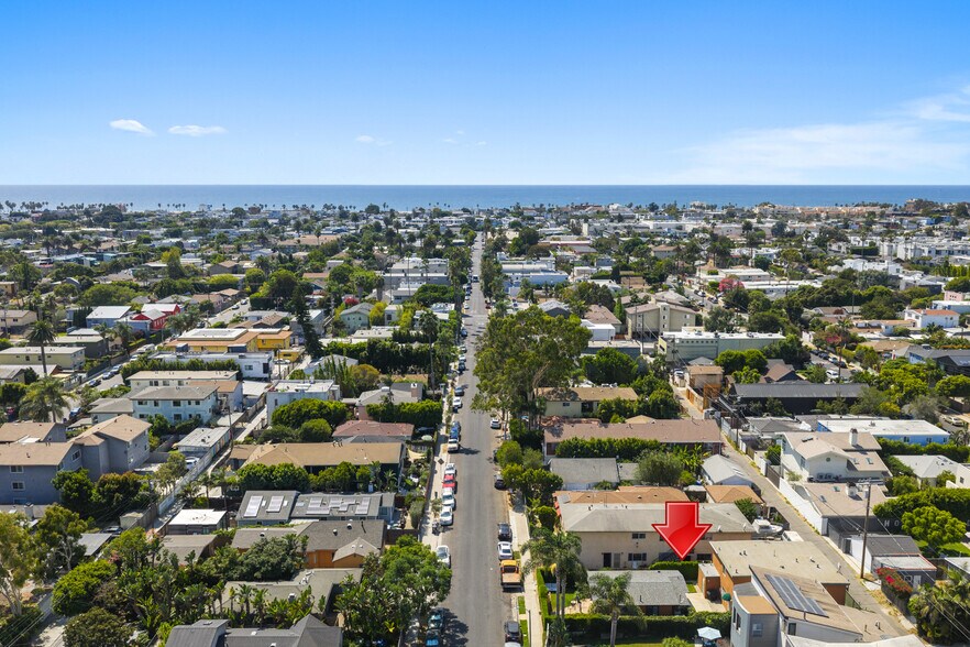 More Photos Of 659 Vernon Ave, Venice Apartments For Sale