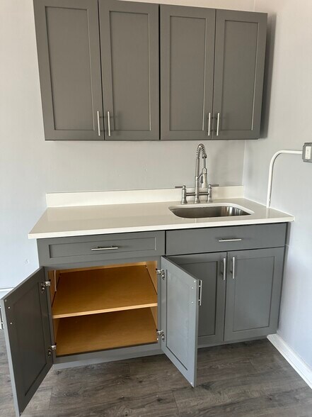 More Photos Of 7221 Little River Tpke, Annandale Freestanding For Sale