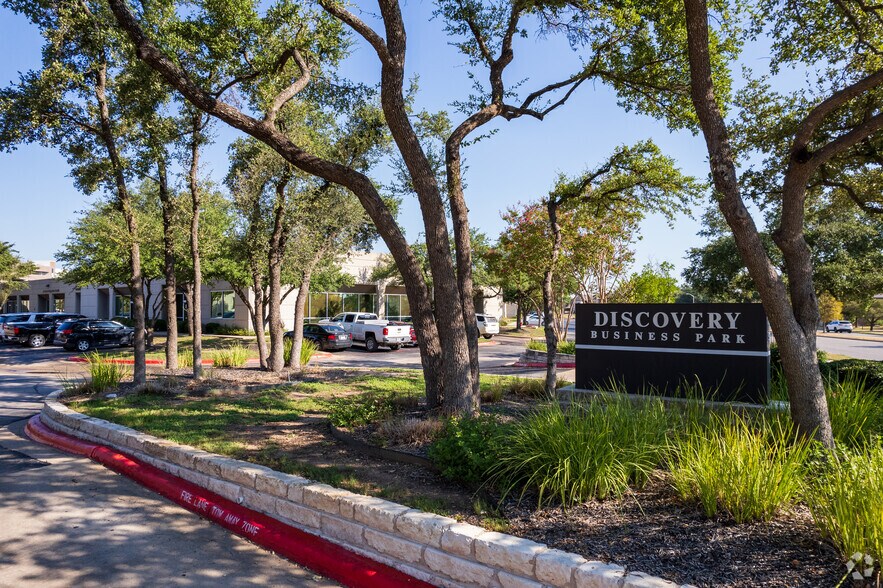 More Photos Of 715 Discovery Blvd, Cedar Park Unknown For Lease