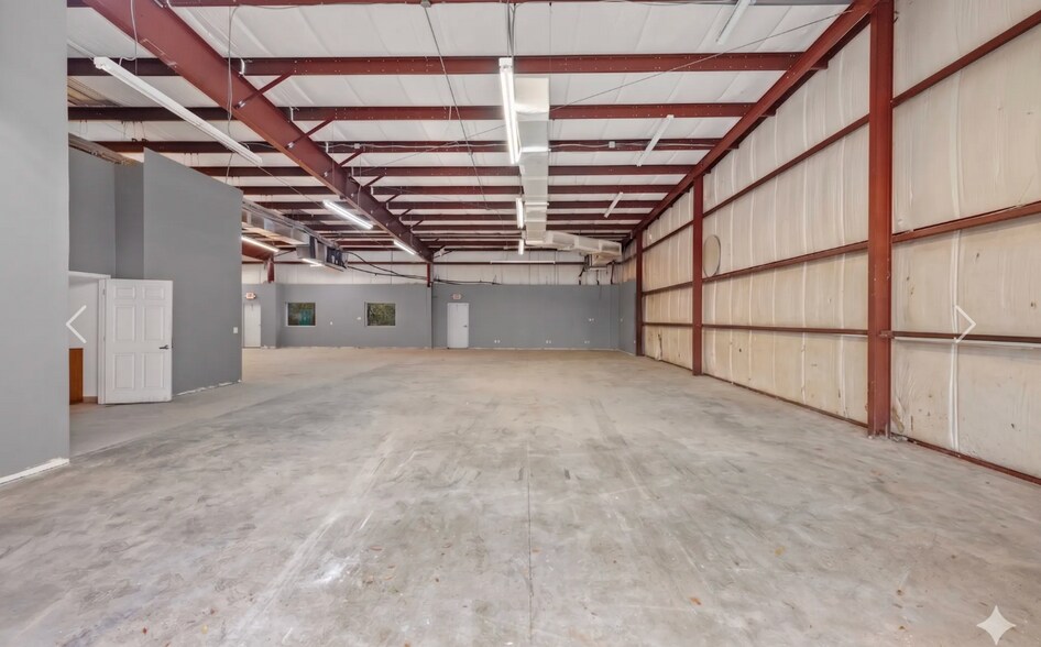 More Photos Of 4200 Dow Rd, Melbourne Unknown For Lease