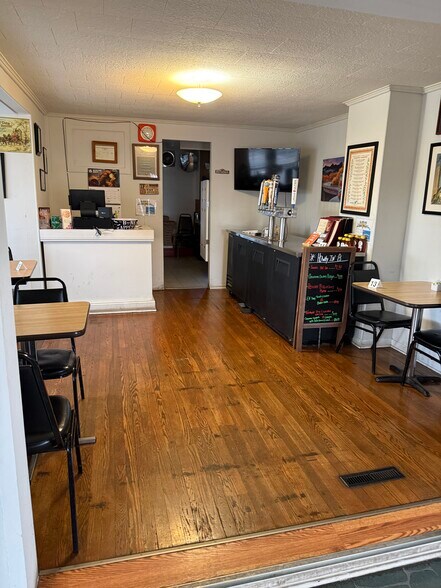 More Photos Of 305 N Main St, Bridgewater Storefront Retail Residential For Sale