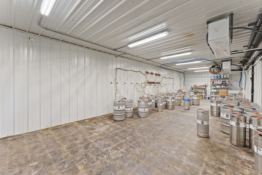 More Photos Of 237 W Main St, Williamsburg Restaurant For Sale