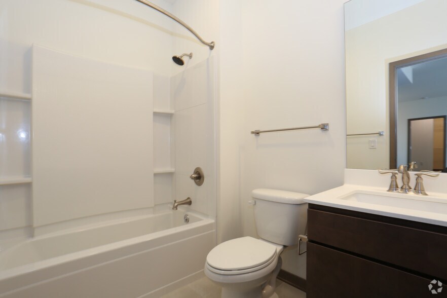 More Photos Of 7955-7973 S Main St, Oak Creek Apartments For Lease