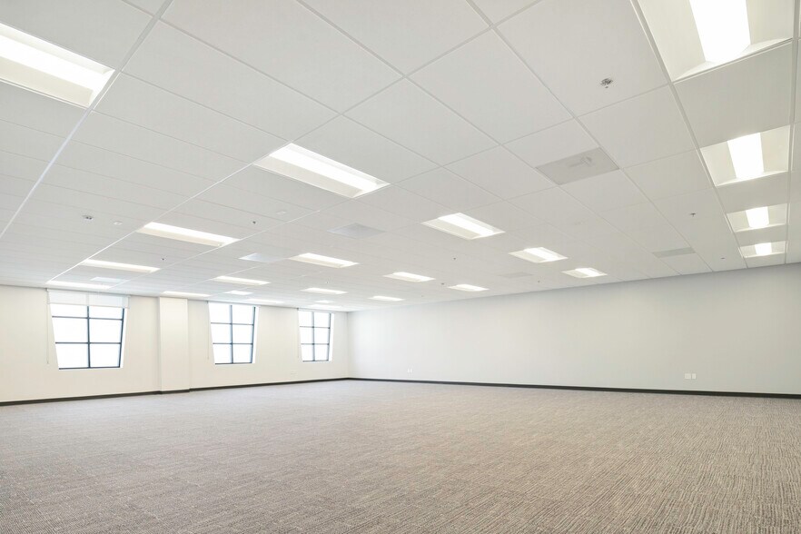 More Photos Of 16325 S Main St, Gardena Warehouse For Lease