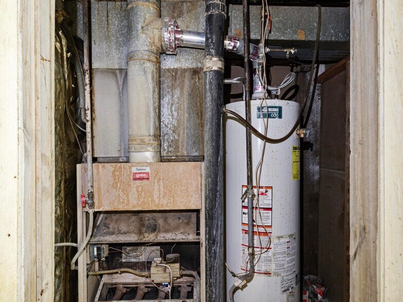 More Photos Of 1015 Chestnut St, Carlin Convenience Store For Sale