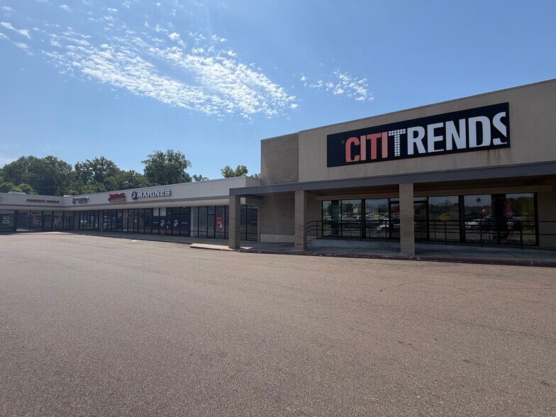 More Photos Of 3405 Pemberton Sq, Vicksburg General Retail For Sale