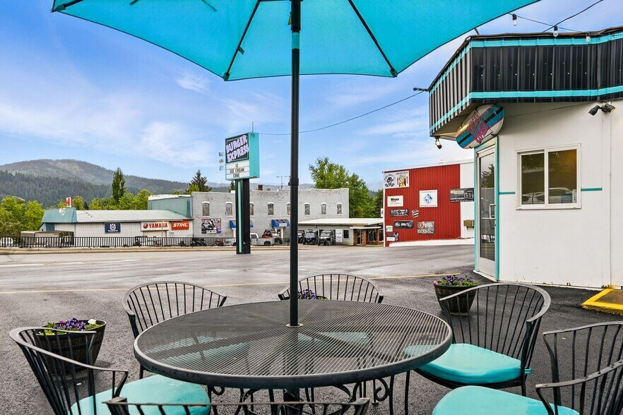 More Photos Of 213 W College Ave, Saint Maries Restaurant For Sale