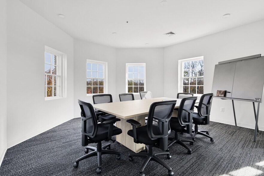 More Photos Of 2301 Calvert St NW, Washington Coworking Space