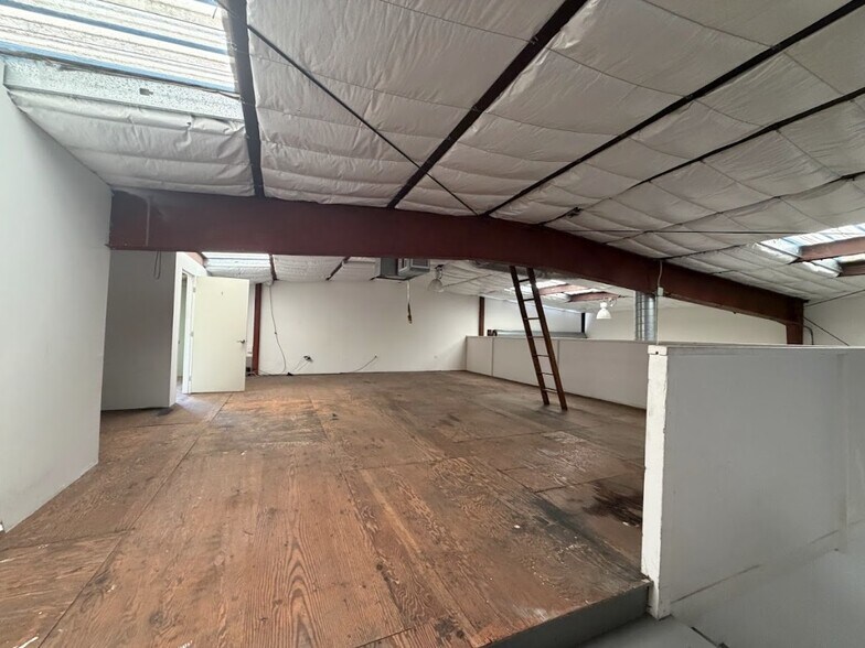 More Photos Of 1989 Blake Ave, Los Angeles Manufacturing For Lease