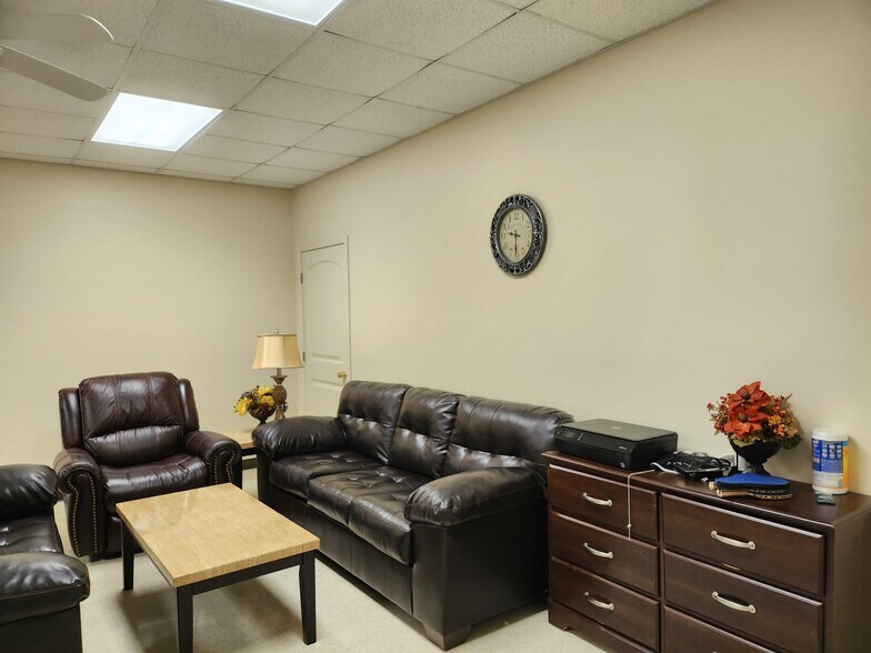 More Photos Of 712-722 Oliver Rd, Montgomery Light Distribution For Sale