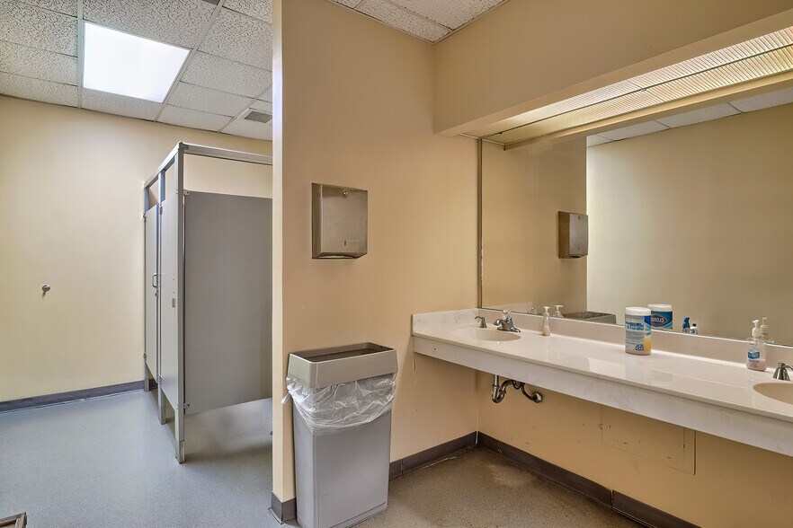 More Photos Of 13 Harbison Way, Columbia Medical For Sale