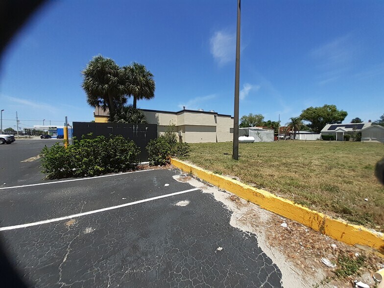 More Photos Of 5101 E Colonial Dr, Orlando Restaurant For Sale