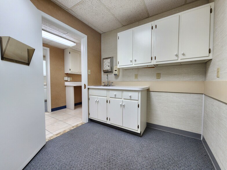 More Photos Of 339 E Antietam St, Hagerstown Office For Lease