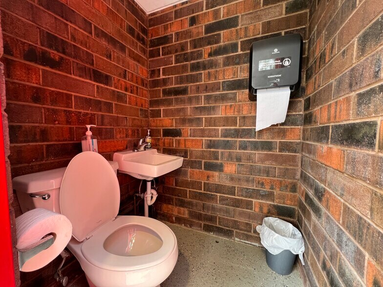 More Photos Of 440 W Main St, Lamoni Fast Food For Sale