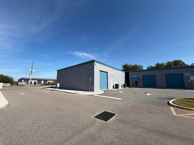 More Photos Of 1445 Hamlin Ave, Saint Cloud Light Distribution For Lease