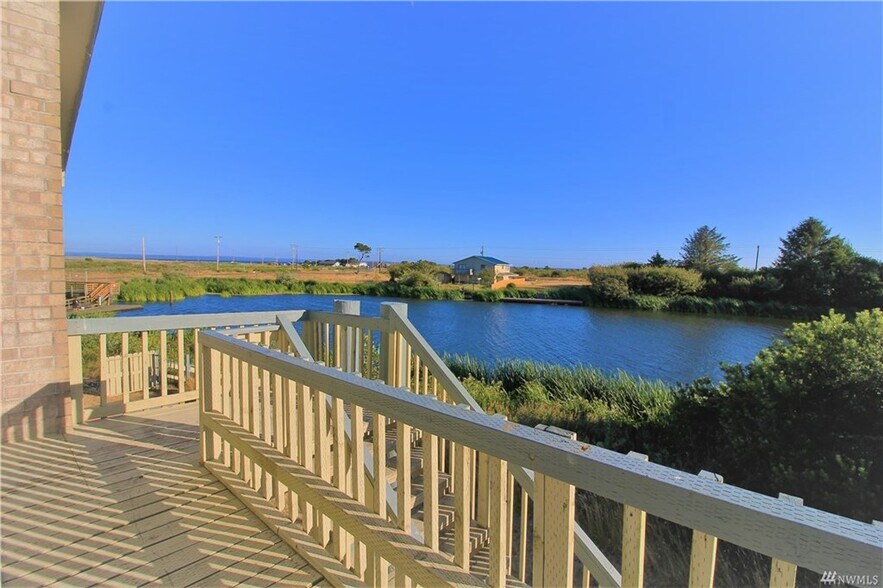 More Photos Of 1031 Discovery Ave SE, Ocean Shores Apartments For Sale