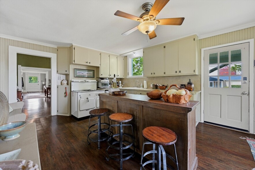 More Photos Of 202 E Main St, Celina Flex For Sale