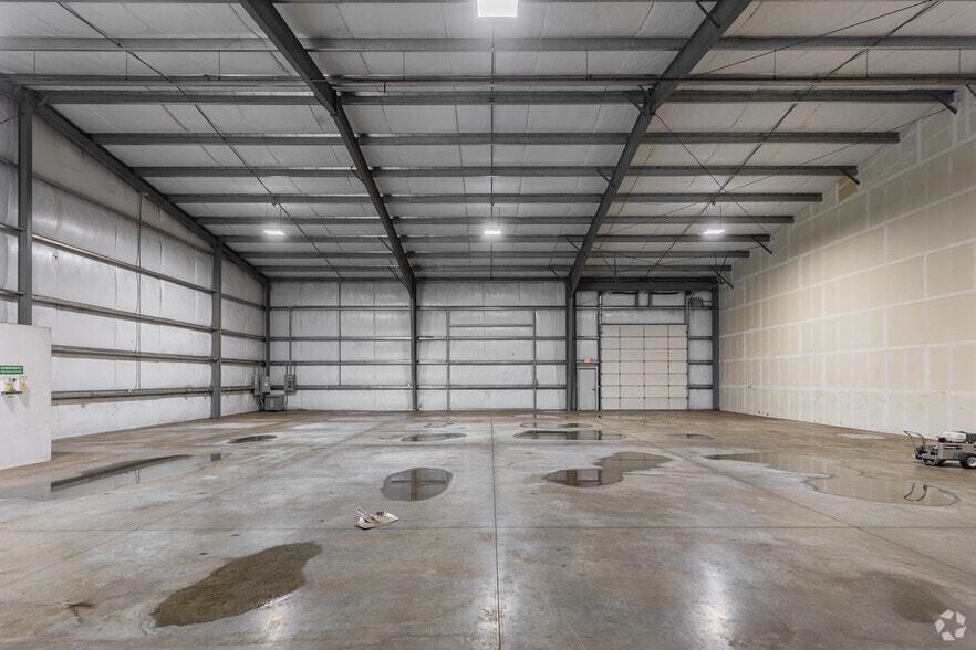 More Photos Of 1160 NW Noble Dr, Estacada Distribution For Lease