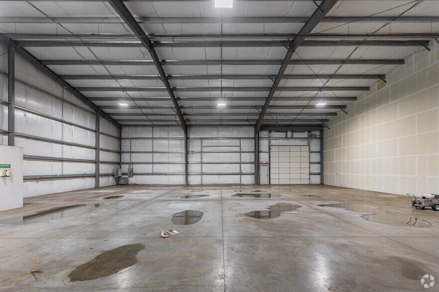 More Photos Of 1160 NW Noble Dr, Estacada Distribution For Lease