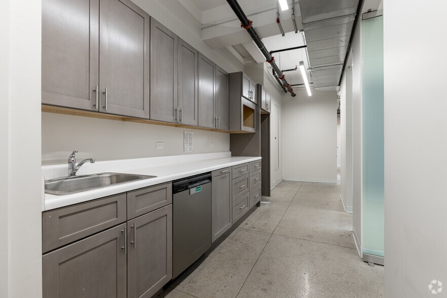More Photos Of 225 Broadway, New York Office For Lease