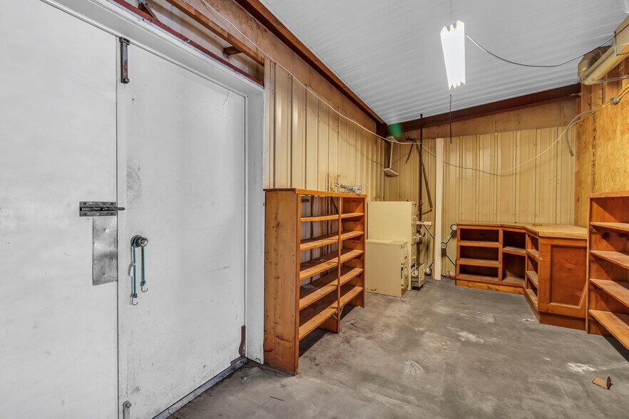 More Photos Of 700 Waters St, Carrollton Freestanding For Sale