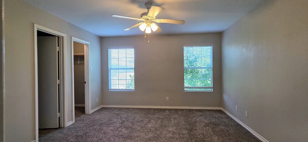 More Photos Of 7810 Kingsbury Wood, San Antonio Multifamily For Sale
