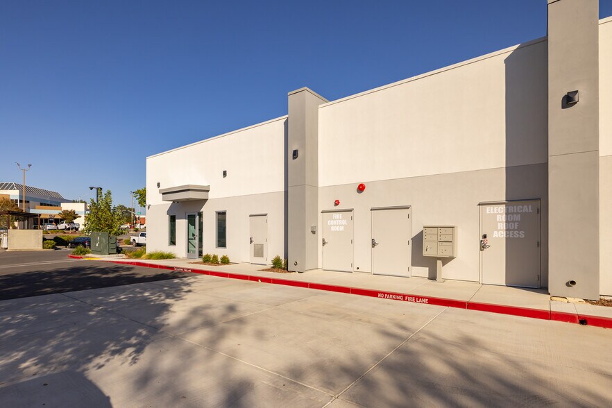 More Photos Of 1623 Santa Clara Dr, Roseville Medical For Lease