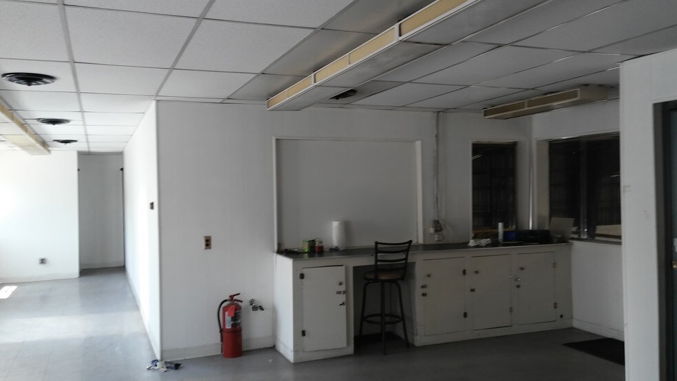 More Photos Of 2324 Eskow Ave, Halethorpe Warehouse For Lease
