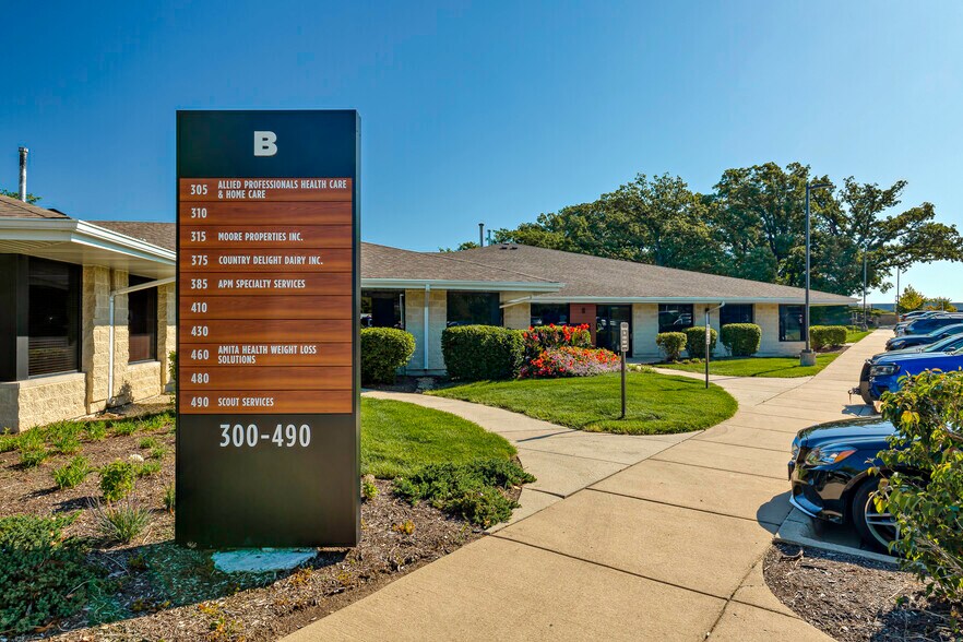 More Photos Of 300-490 Quail Ridge Dr, Westmont Unknown For Lease