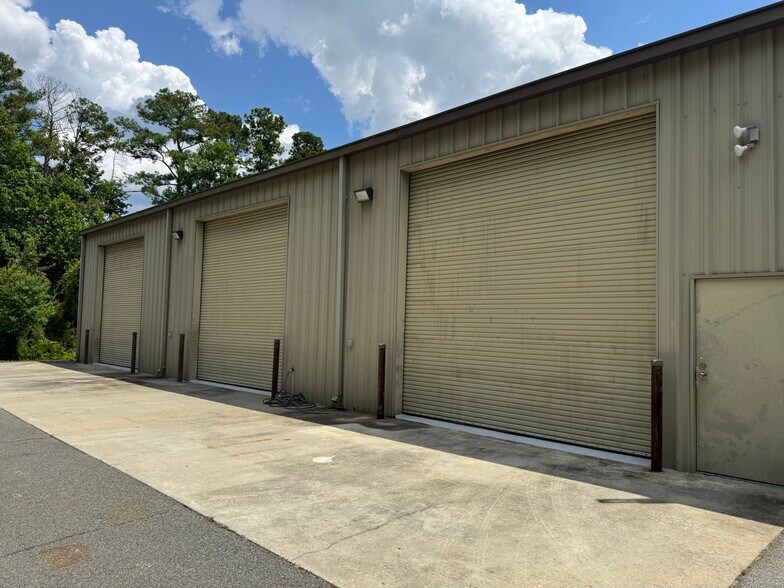 More Photos Of 4354 Valnorth Dr, Valdosta Warehouse For Lease