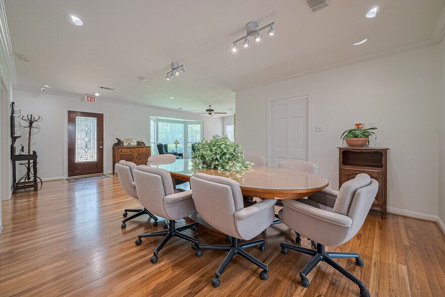 More Photos Of 826 Heights Blvd, Houston Office Residential For Sale