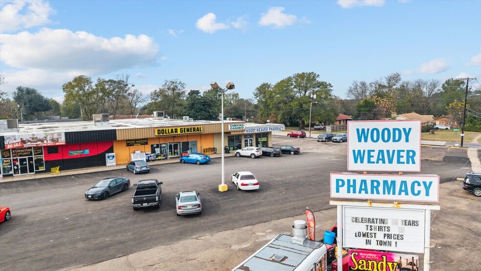 More Photos Of 2726 W Gentry Pky, Tyler General Retail For Sale