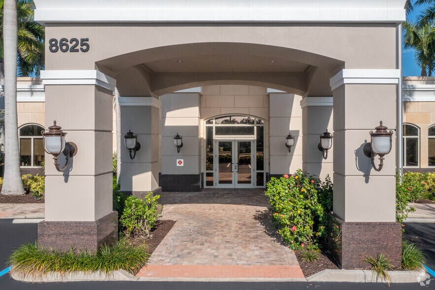 More Photos Of 8625 Tamiami Trl N, Naples Office For Lease